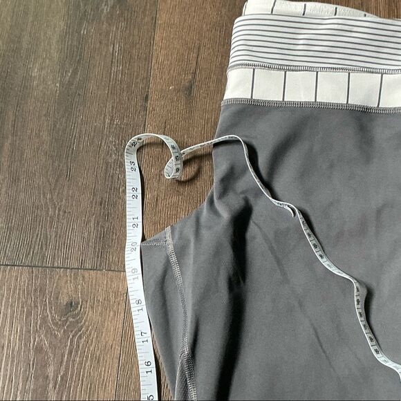 Lululemon Athletica Run Inspire Capris Cropped  Size 6 - Picture 8 of 9